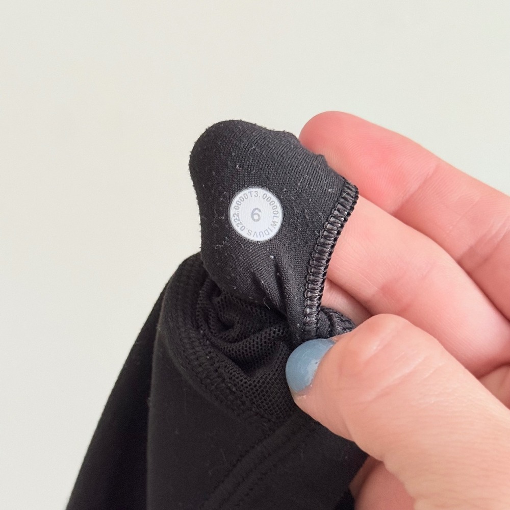 Lululemon Align Tank Top Black Nulu Yoga Crop Built-in Bra Size 6 - Picture 4 of 4